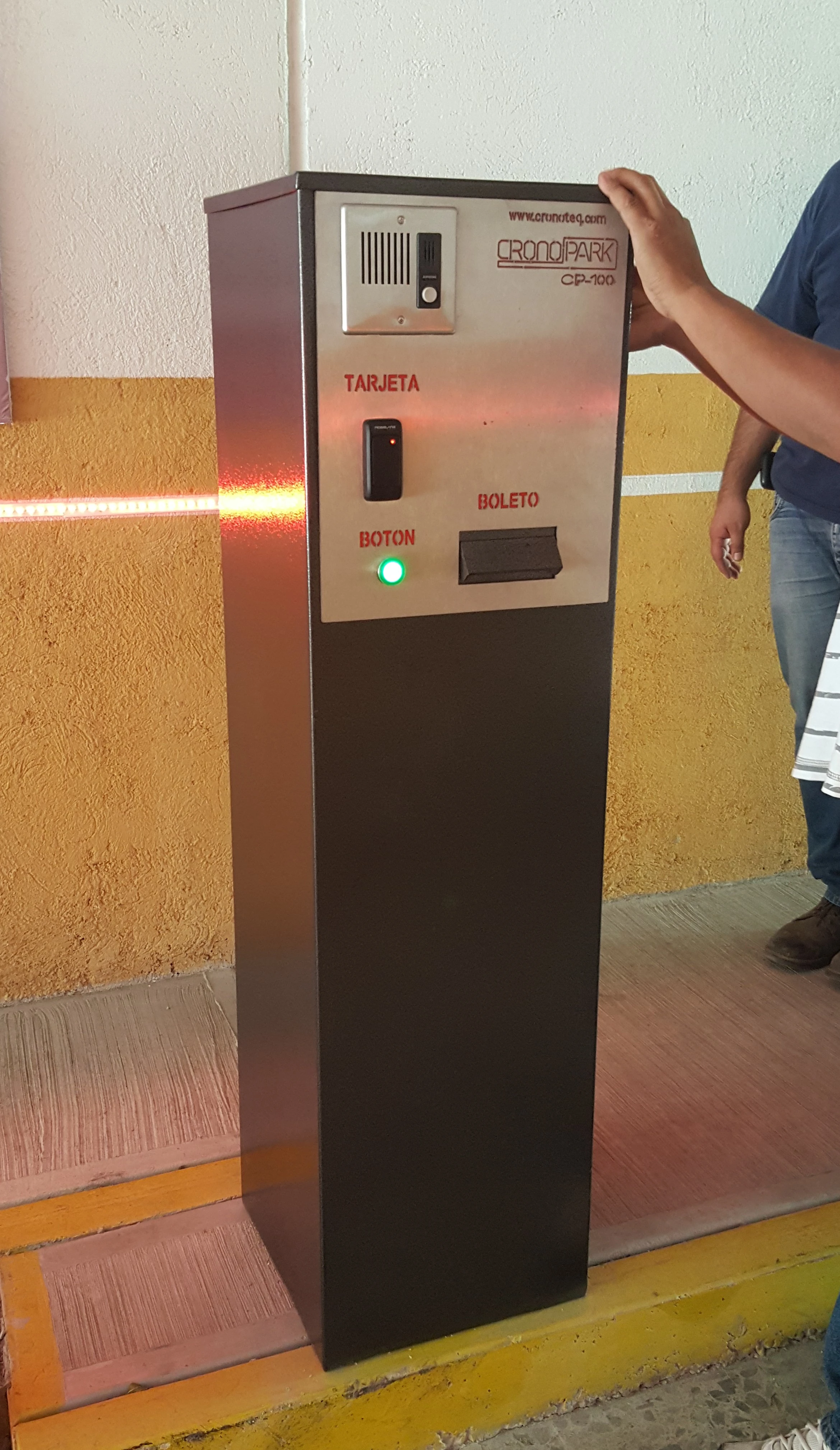 Expedidor de boletos Q100 con código de barras