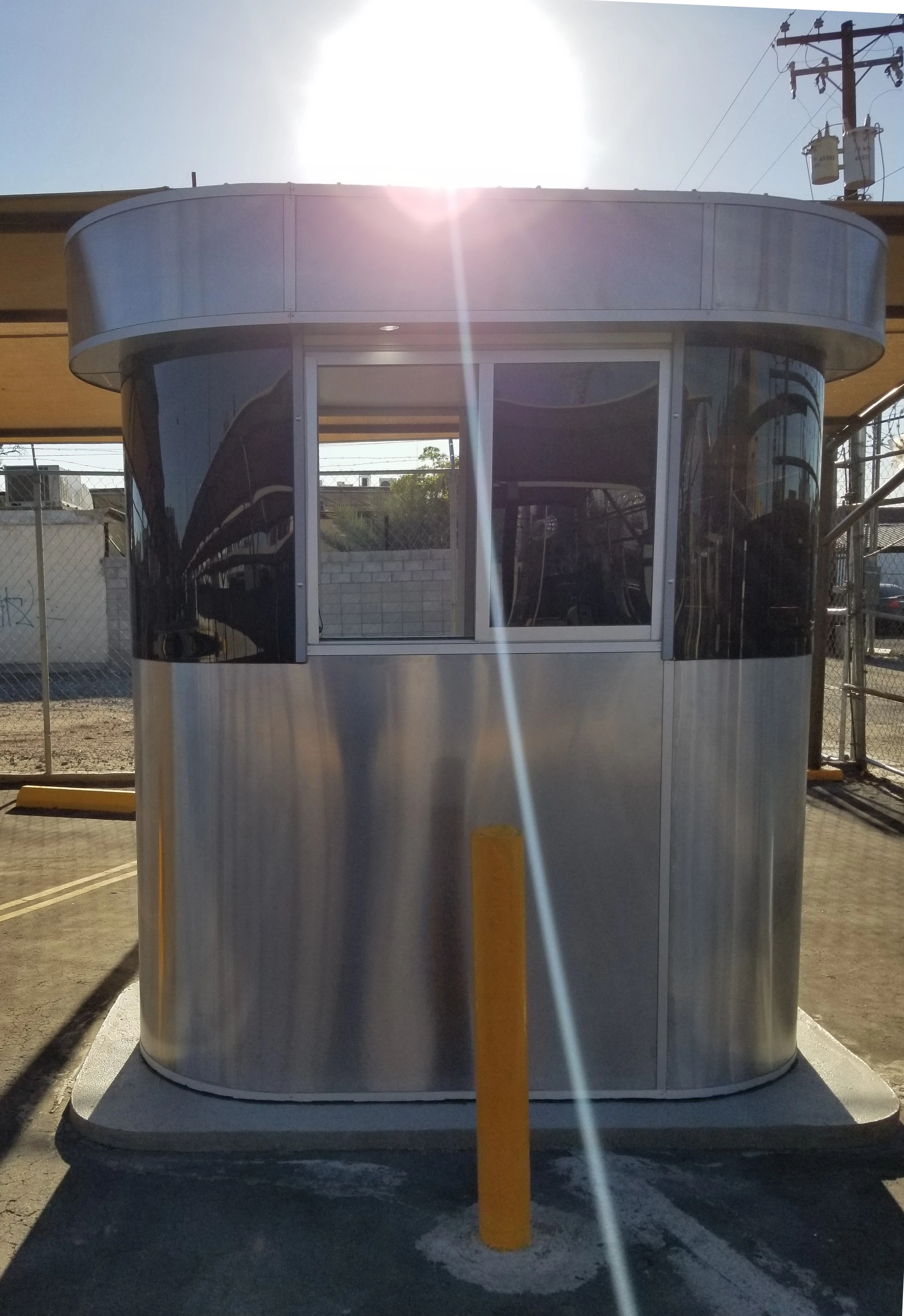 Casetas metálicas Serie CE para cobro o vigilancia