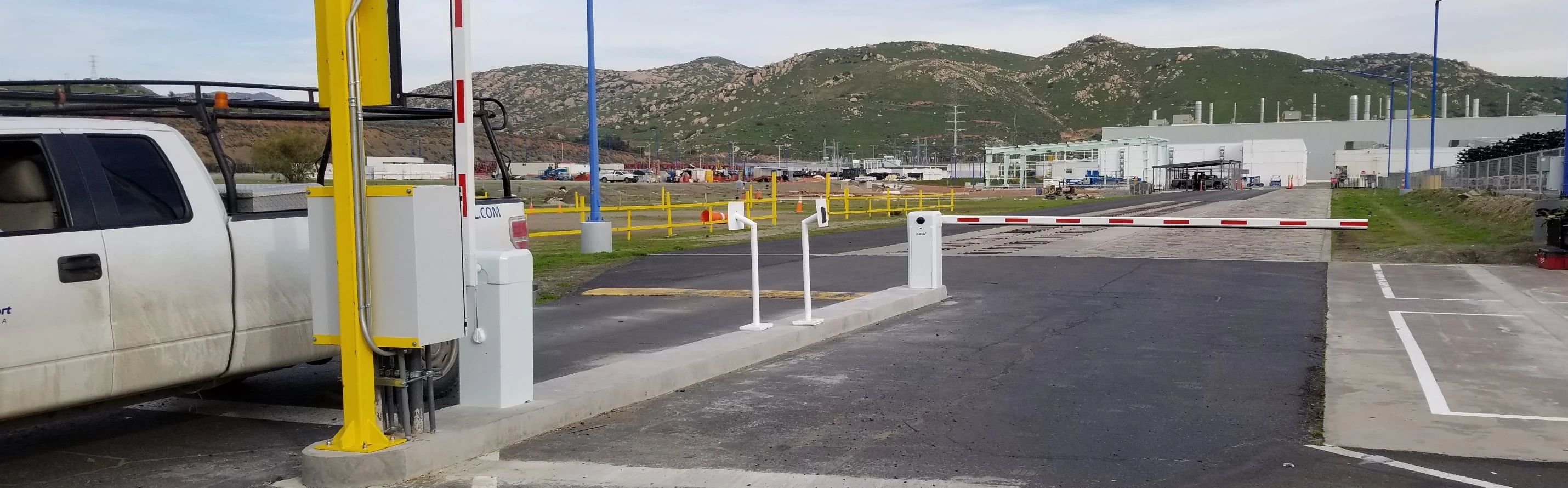 Barreras WeJoin con tarjetas de proximidad para cotos residenciales